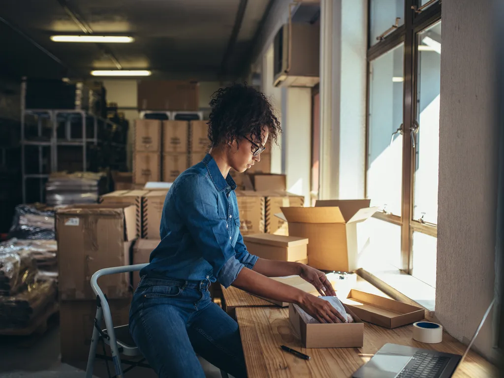 The Pros and Cons of Starting Your Own Ecommerce Site